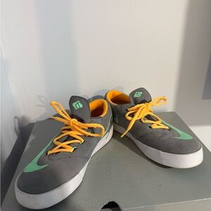 Nike Kids Sneakers Gray and Yellow